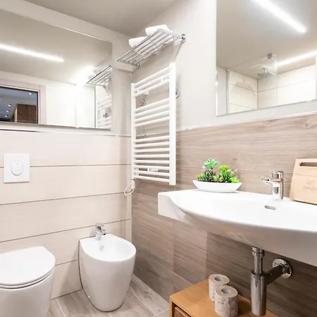 Le Mallet, Courmayeur, Alpine Homesuite Aparthotel 3*