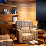 Le Mallet, Courmayeur, Alpine Homesuite Aparthotel 3*