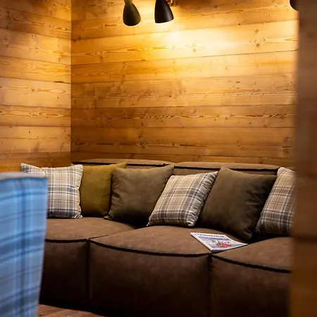 Le Mallet, Courmayeur, Alpine Homesuite Apartmanhotel 3*