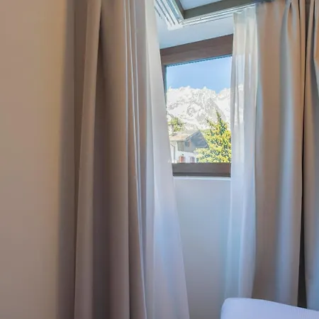 Apartmanhotel Le Mallet, Courmayeur, Alpine Homesuite Courmayeur